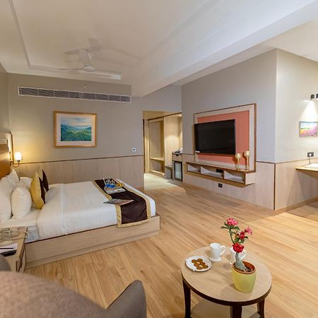 The Lalita Grand Mathura- Vrindavan Екстер'єр фото