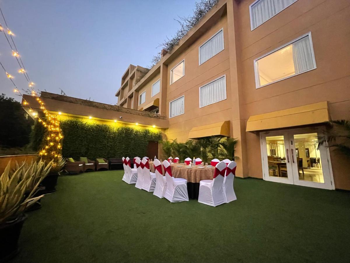The Lalita Grand Mathura- Vrindavan Екстер'єр фото