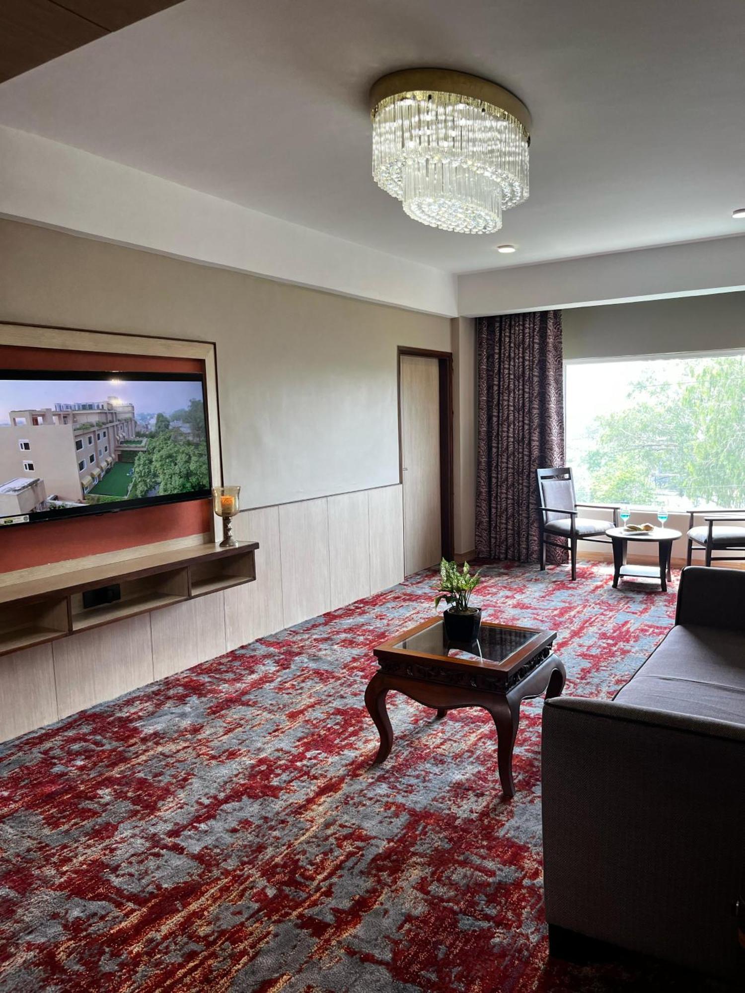 The Lalita Grand Mathura- Vrindavan Екстер'єр фото